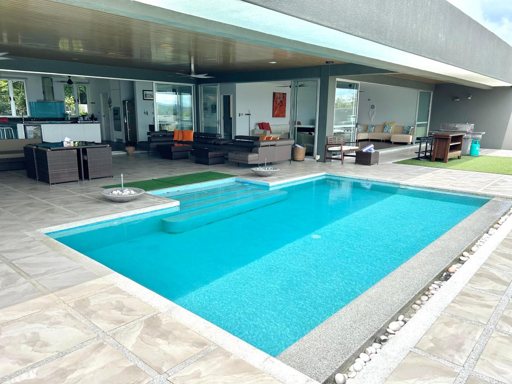 Aroha Seaview Villa - Private Pool - Pantai Cenang  Exteriér fotografie